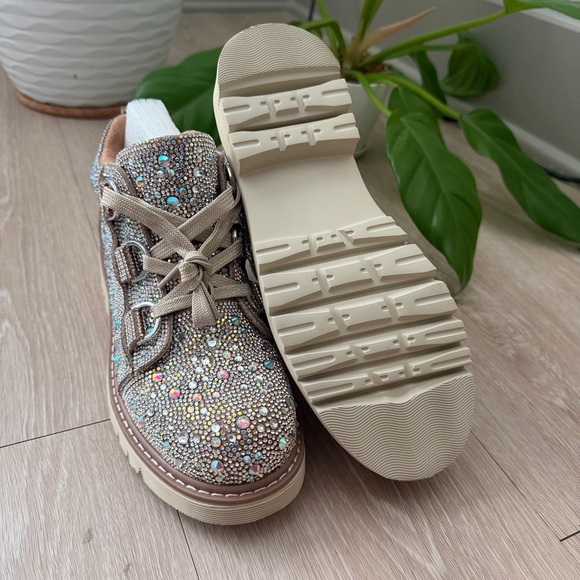 Corky's Hey Girl Rhinestone Campfire
Ankle Boots - Picture 2 of 4